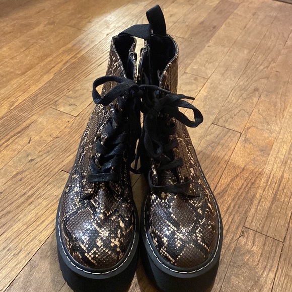 NEW Forever 21 Combat Boots 8 - Picture 3 of 8
